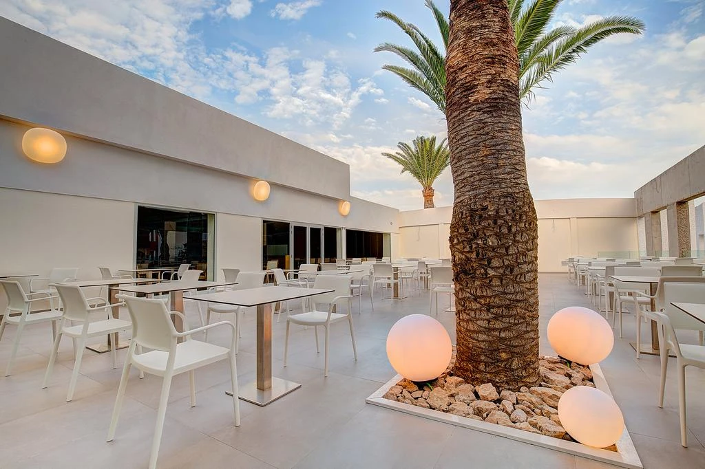 La plage du Hôtel SBH Monica Beach Resort 4* by Ôvoyages