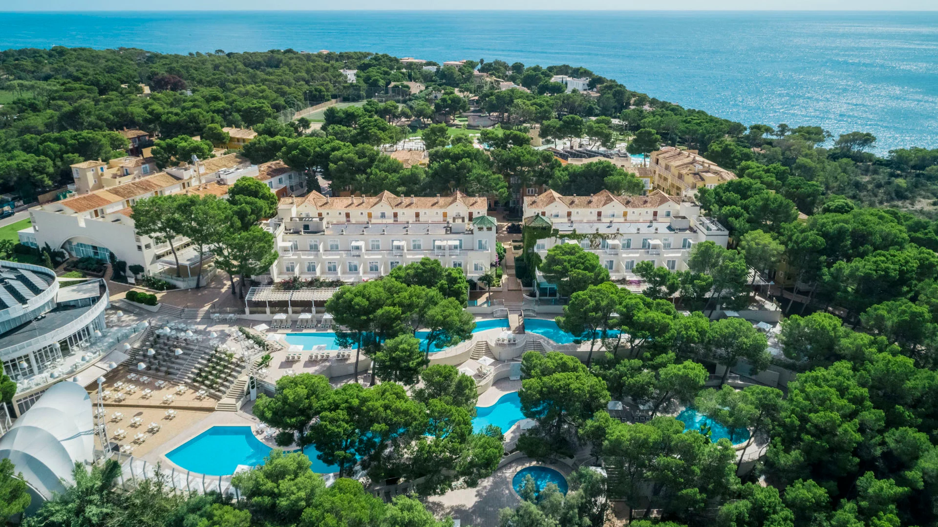 Le bar du Iberostar Waves Club Cala Barca